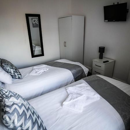 St Hilda Guesthouse Ливърпул Екстериор снимка