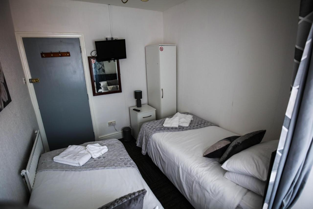 St Hilda Guesthouse Ливърпул Екстериор снимка