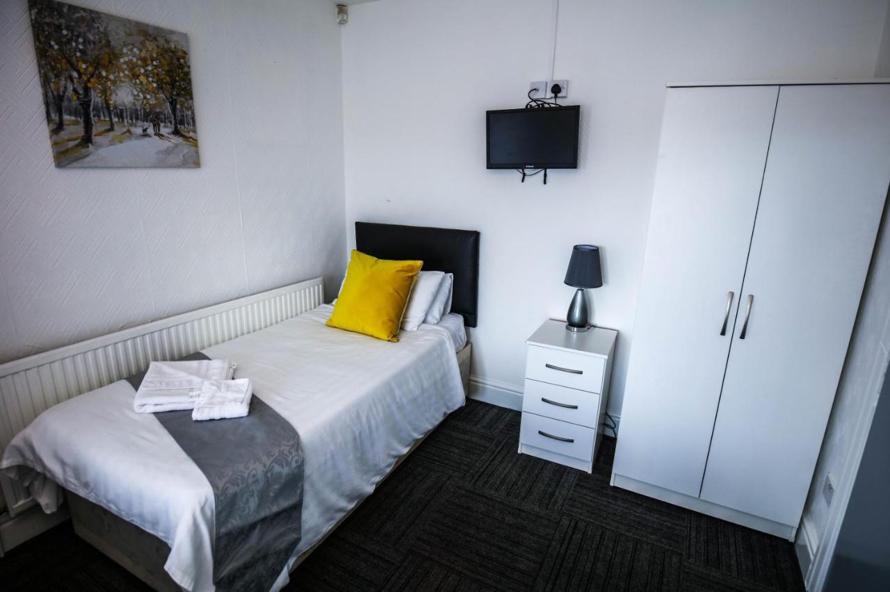 St Hilda Guesthouse Ливърпул Екстериор снимка