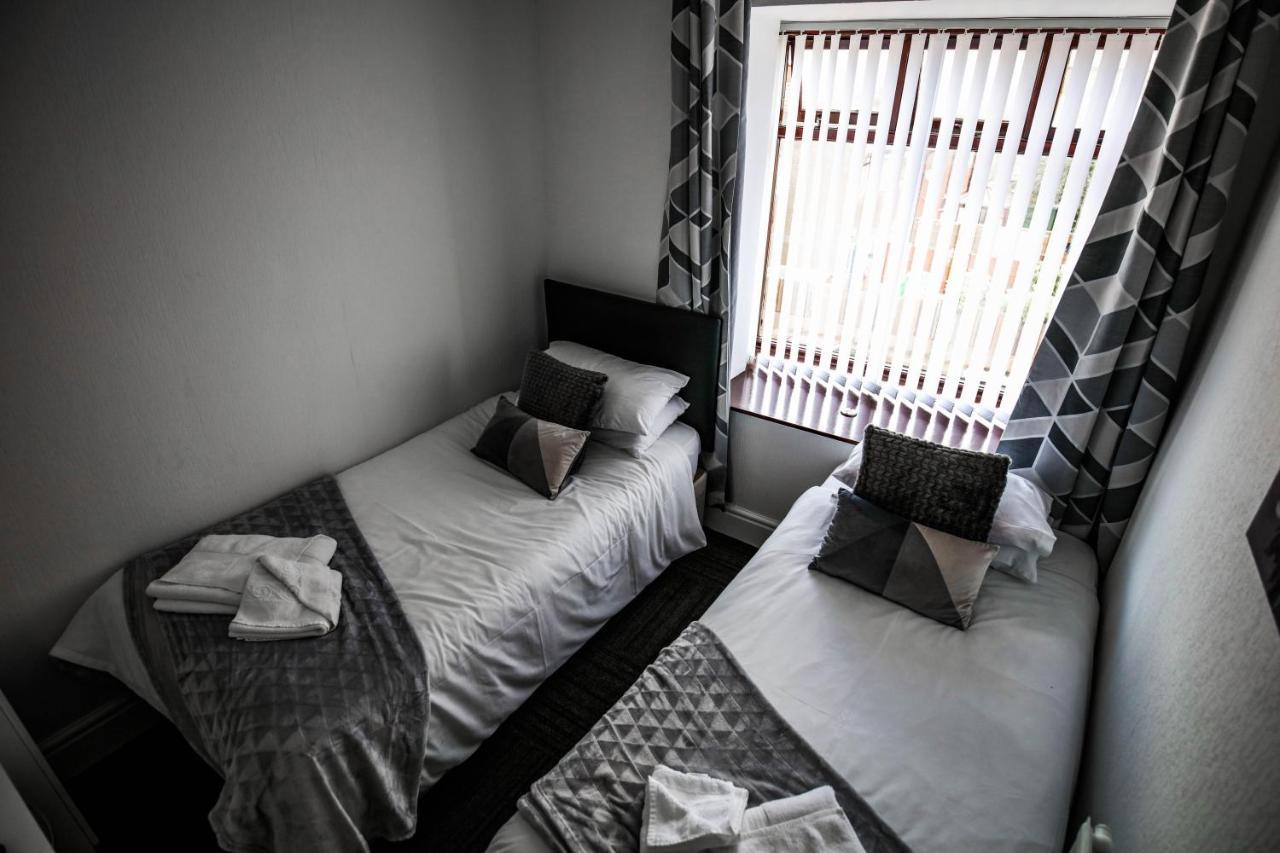 St Hilda Guesthouse Ливърпул Екстериор снимка