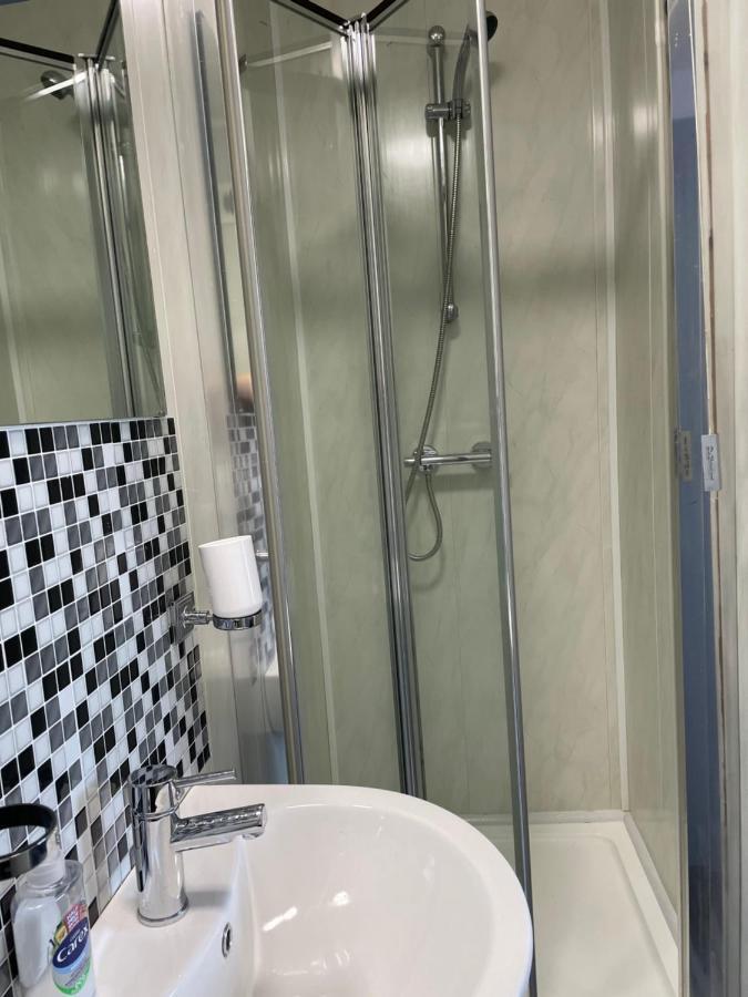St Hilda Guesthouse Ливърпул Екстериор снимка